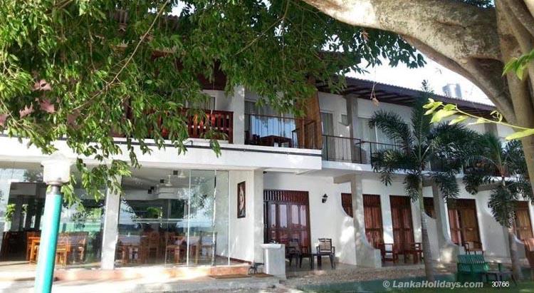 Tissamaharama Hotel