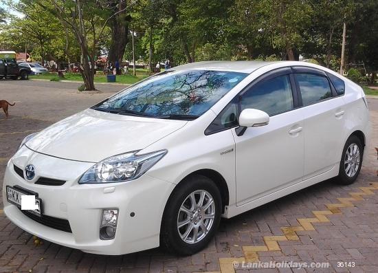 Toyota Prius Look Lanka Tours