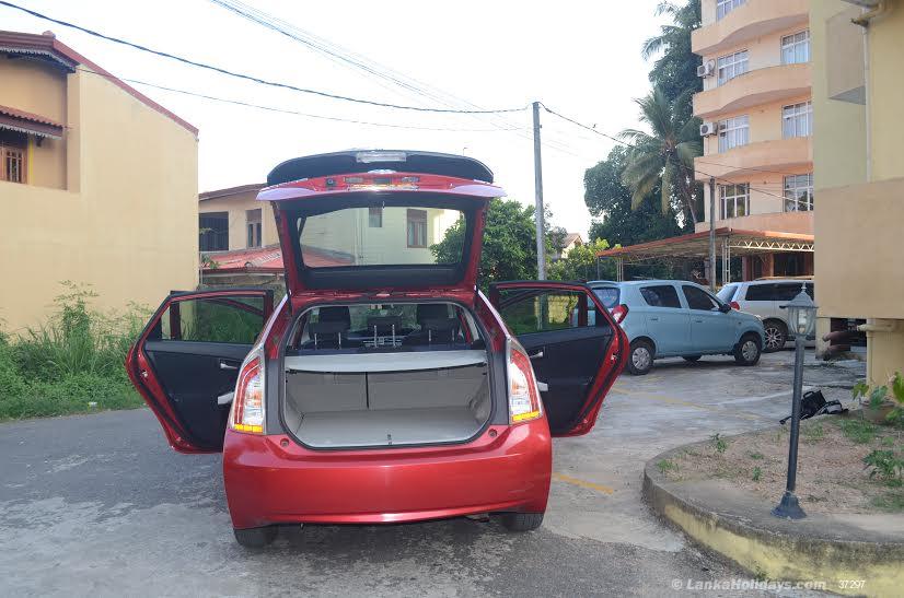 prius car for hire Yakkala