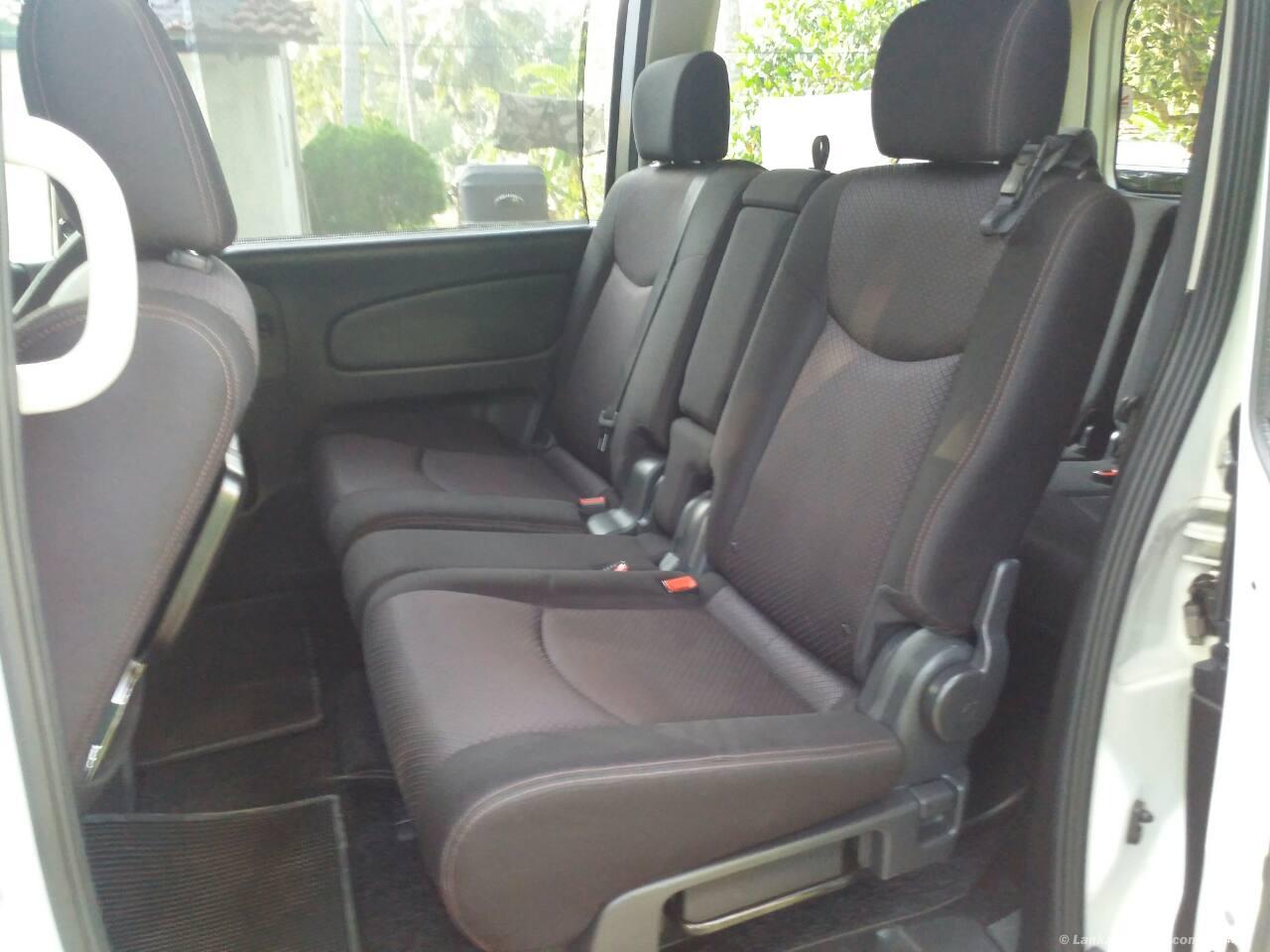 voxy Hybrid 7 seater for hire