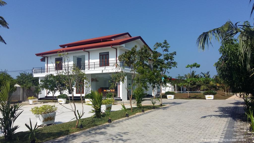 Trincomalee Hotel