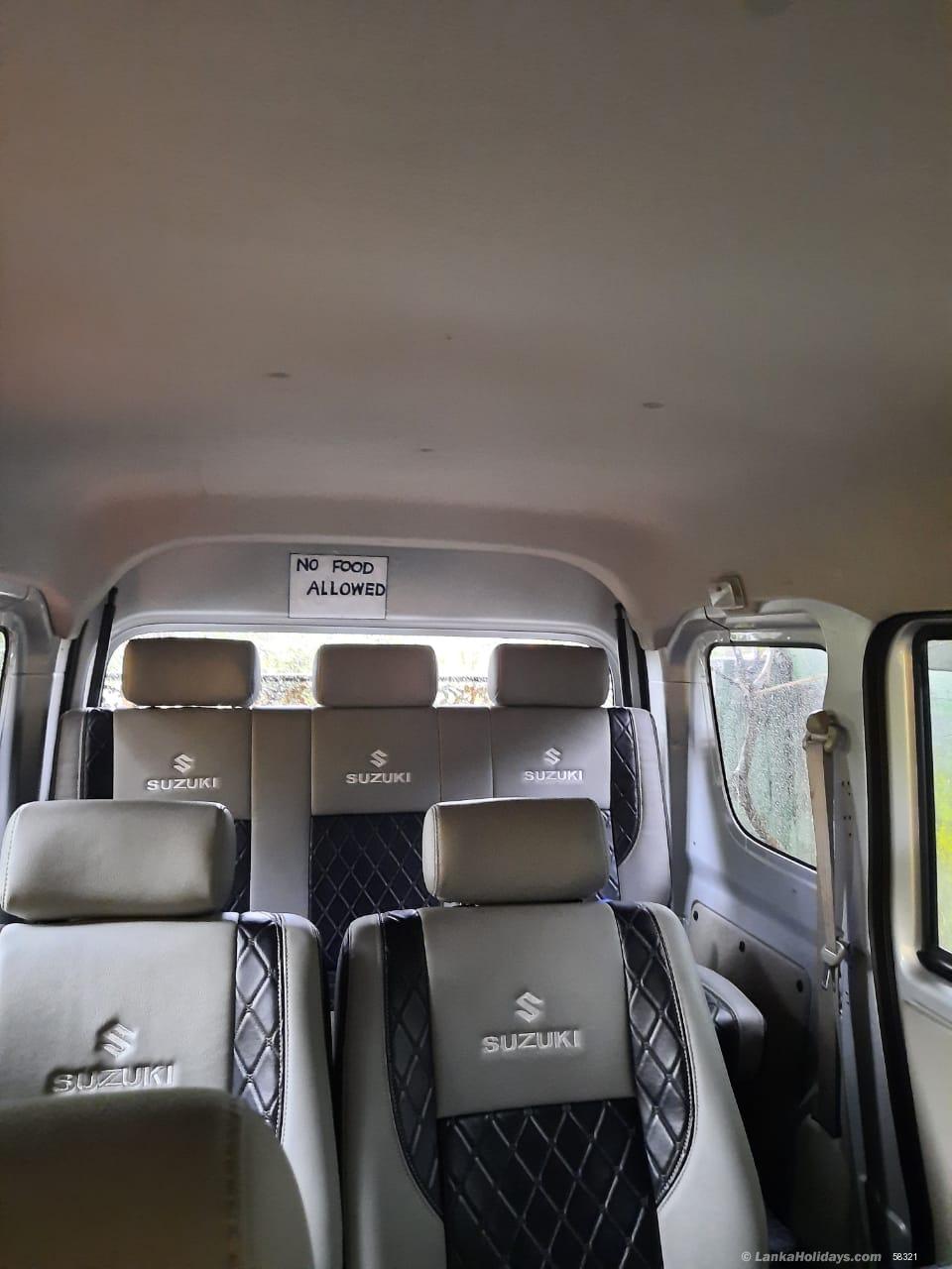 Athurugiriya Van