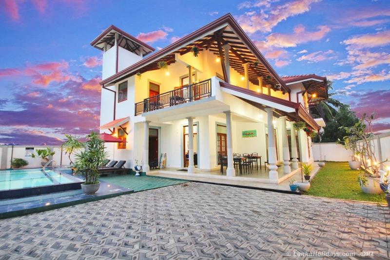 Ettukala Hotel