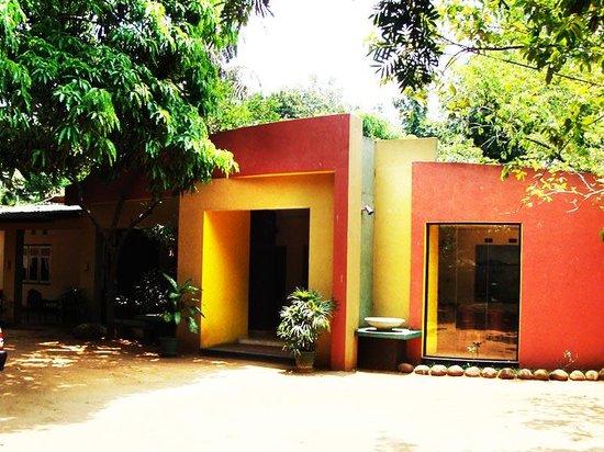 anuradhapura tourist board rest house
