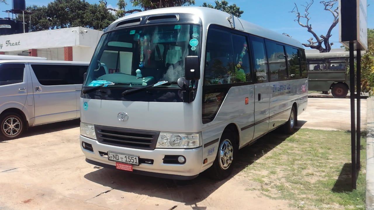 Holiday s in Panadura Ac bus for hire